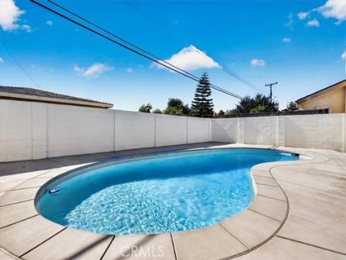 11131  Ticonderoga  , Los Alamitos, CA