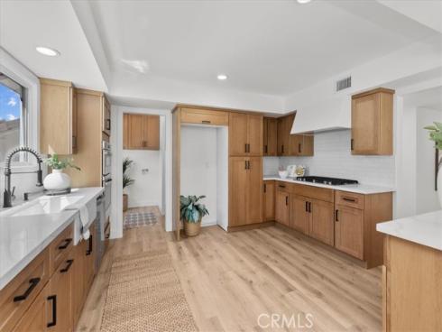 12042 Davenport , Los Alamitos, CA