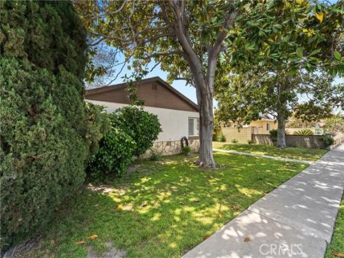 8252 Mcfadden Avenue, Midway City, CA