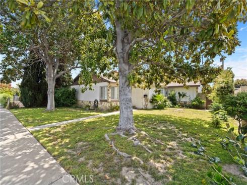 8252 Mcfadden Avenue, Midway City, CA