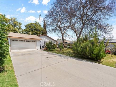 8252 Mcfadden Avenue, Midway City, CA