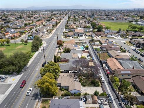 8252 Mcfadden Avenue, Midway City, CA