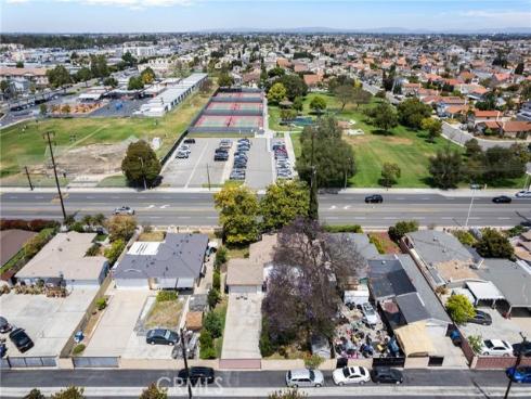 8252 Mcfadden Avenue, Midway City, CA