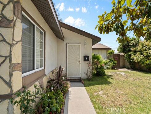 8252 Mcfadden Avenue, Midway City, CA
