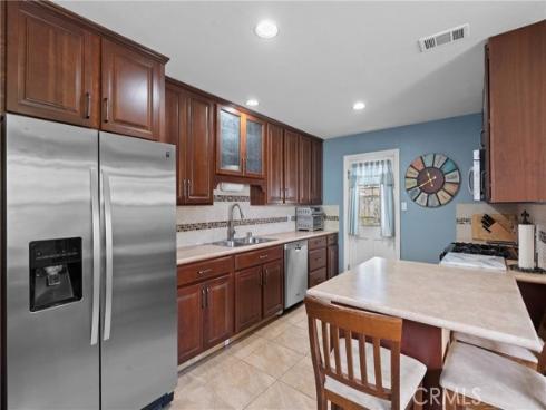 8252 Mcfadden Avenue, Midway City, CA