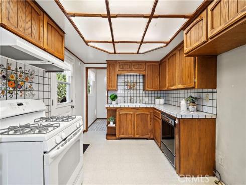 7852  Darwin   Avenue, Midway City, CA