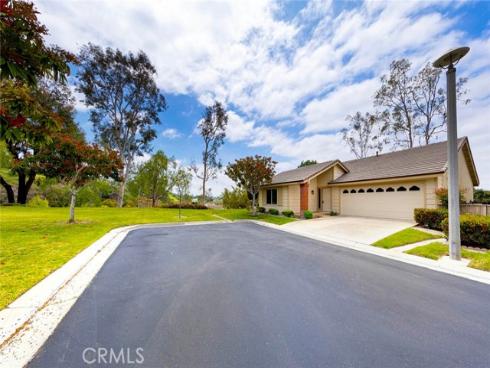 23586  Villena  , Mission Viejo, CA