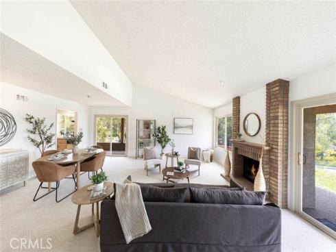 23586  Villena  , Mission Viejo, CA