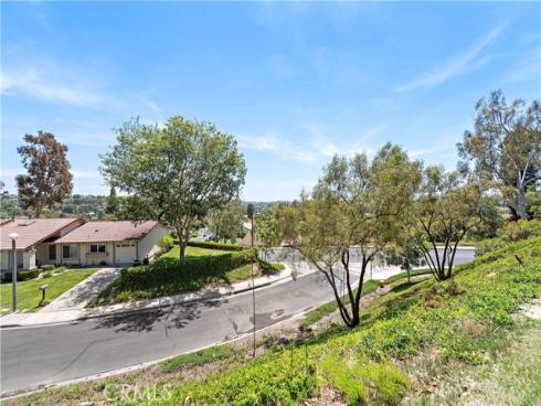 27972  Via Chocano  , Mission Viejo, CA