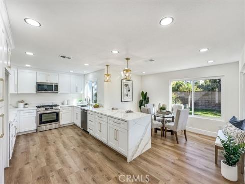 23516  Villena  , Mission Viejo, CA
