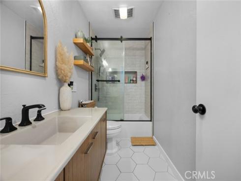 26212  Los Viveros  215 , Mission Viejo, CA