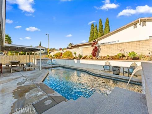 25571  Vesuvia  , Mission Viejo, CA