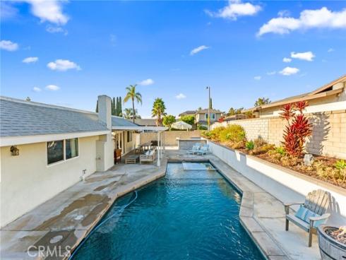 25571  Vesuvia  , Mission Viejo, CA