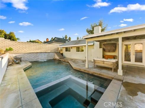 25571  Vesuvia  , Mission Viejo, CA