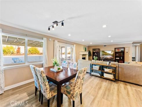 25571  Vesuvia  , Mission Viejo, CA