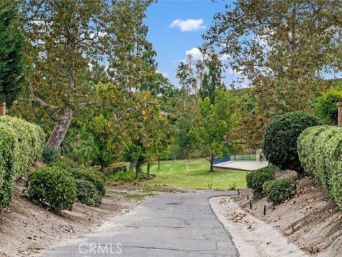 27552  Berdun  , Mission Viejo, CA