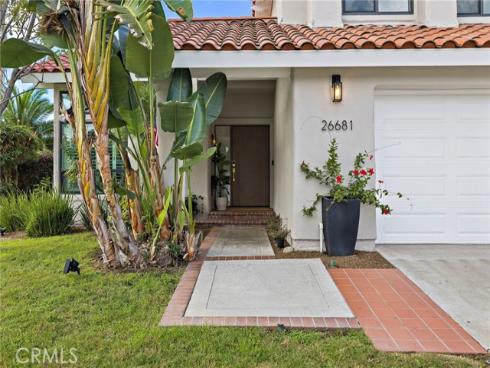 26681  Trasmiras  , Mission Viejo, CA