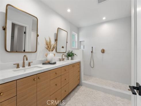 24505  Chamalea  , Mission Viejo, CA