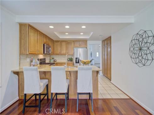 22261  Sisante  , Mission Viejo, CA