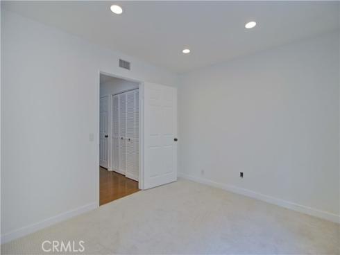 22261  Sisante  , Mission Viejo, CA