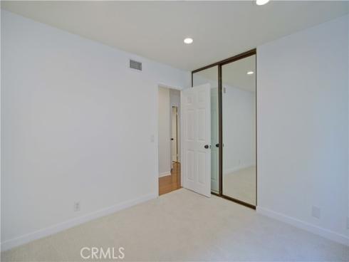 22261  Sisante  , Mission Viejo, CA