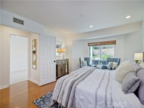 22261  Sisante  , Mission Viejo, CA