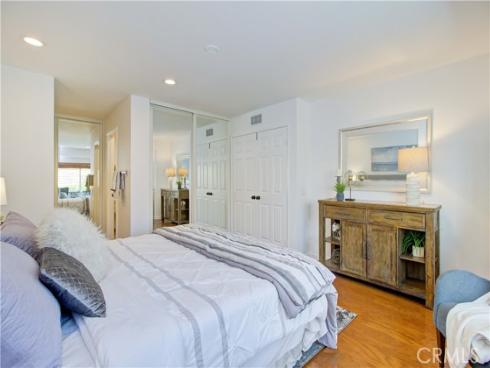 22261  Sisante  , Mission Viejo, CA