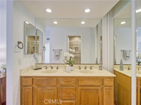 22261  Sisante  , Mission Viejo, CA