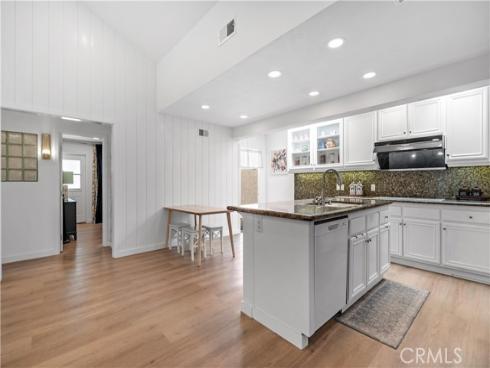 25948  Robin  20  Circle, Mission Viejo, CA