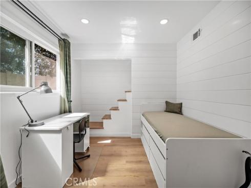 25948  Robin  20  Circle, Mission Viejo, CA