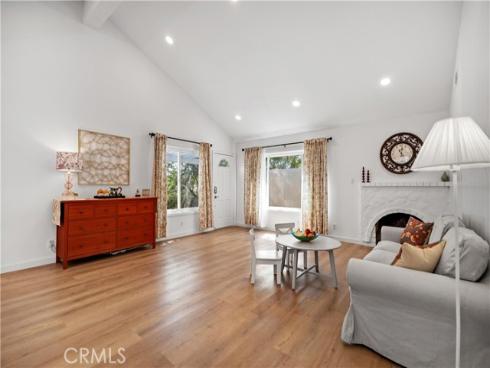 25948  Robin  20  Circle, Mission Viejo, CA