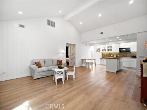 25948  Robin  20  Circle, Mission Viejo, CA