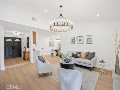 21952  Esplendor  , Mission Viejo, CA