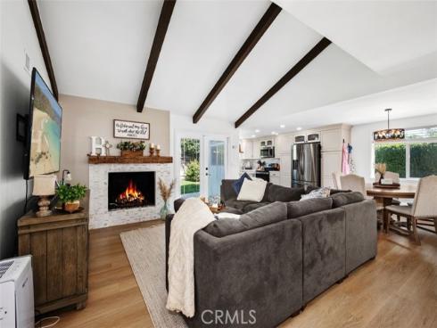 25601  Chrisanta  , Mission Viejo, CA