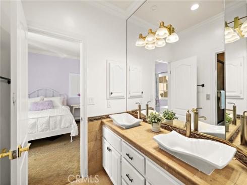 22051  Oak Grove  , Mission Viejo, CA