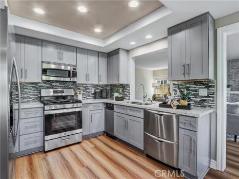 27181  Corcubion  , Mission Viejo, CA