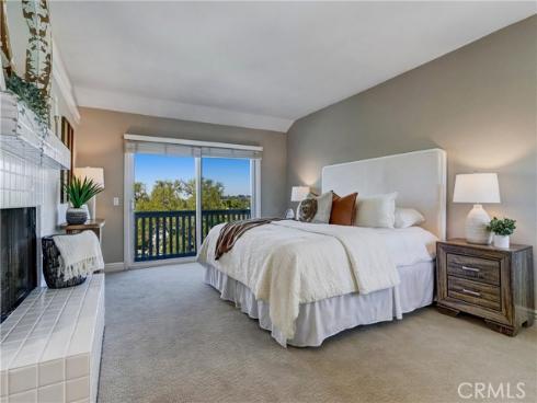 27181  Corcubion  , Mission Viejo, CA