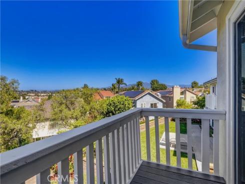 27181  Corcubion  , Mission Viejo, CA