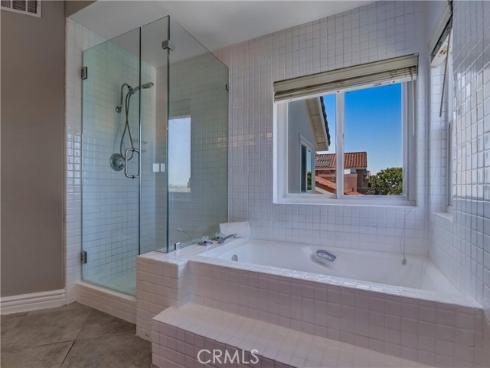 27181  Corcubion  , Mission Viejo, CA