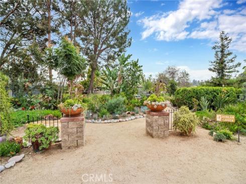 27858  Via Sarasate  , Mission Viejo, CA