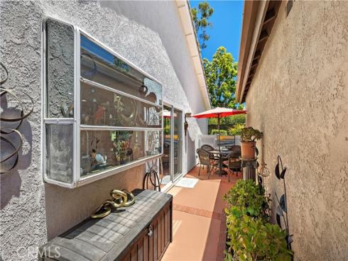 23576  Villena  , Mission Viejo, CA