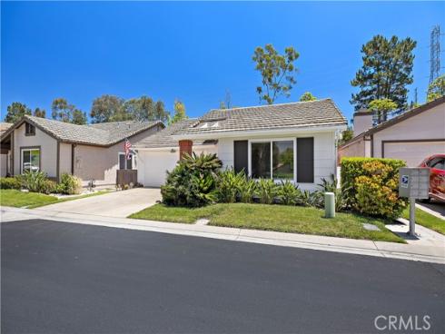 23576  Villena  , Mission Viejo, CA