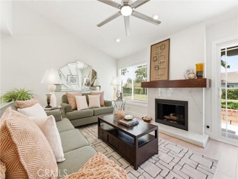 27692 Via Rodrigo , Mission Viejo, CA