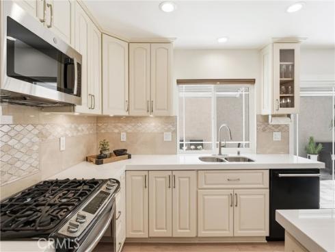 27692 Via Rodrigo , Mission Viejo, CA