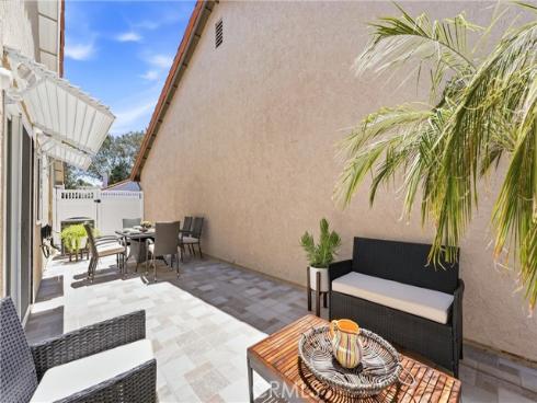 27692 Via Rodrigo , Mission Viejo, CA