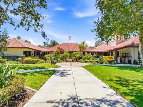 27692 Via Rodrigo , Mission Viejo, CA