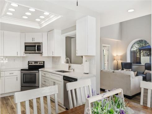 27841 Persimmon 44