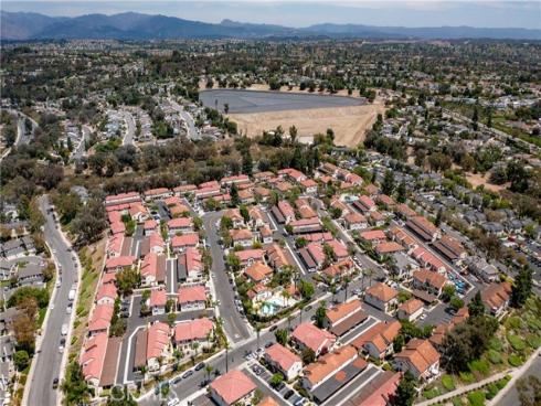 23345 La Crescenta , Mission Viejo, CA