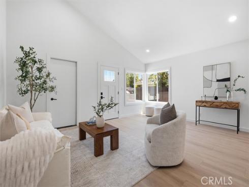 27332 Las Nieves , Mission Viejo, CA
