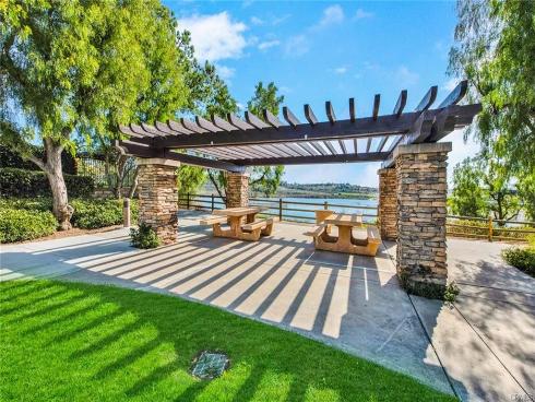 252 Knoll Lake , Mission Viejo, CA